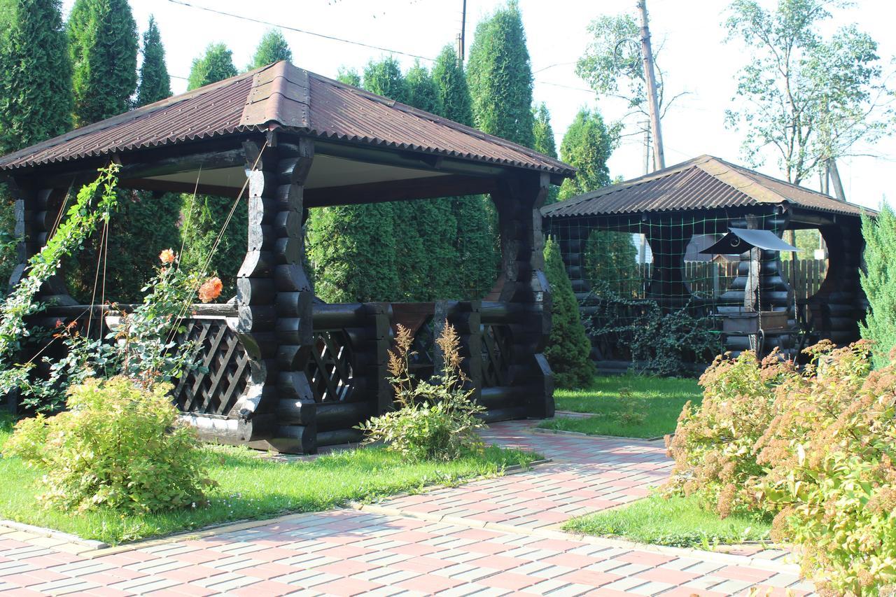 Hotel-Complex Mizh Triokh Ozer سفيتياز المظهر الخارجي الصورة
