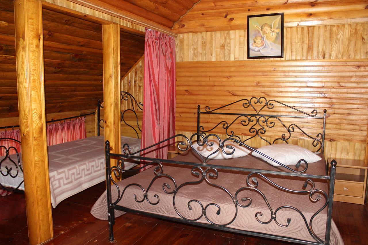Hotel-Complex Mizh Triokh Ozer سفيتياز المظهر الخارجي الصورة